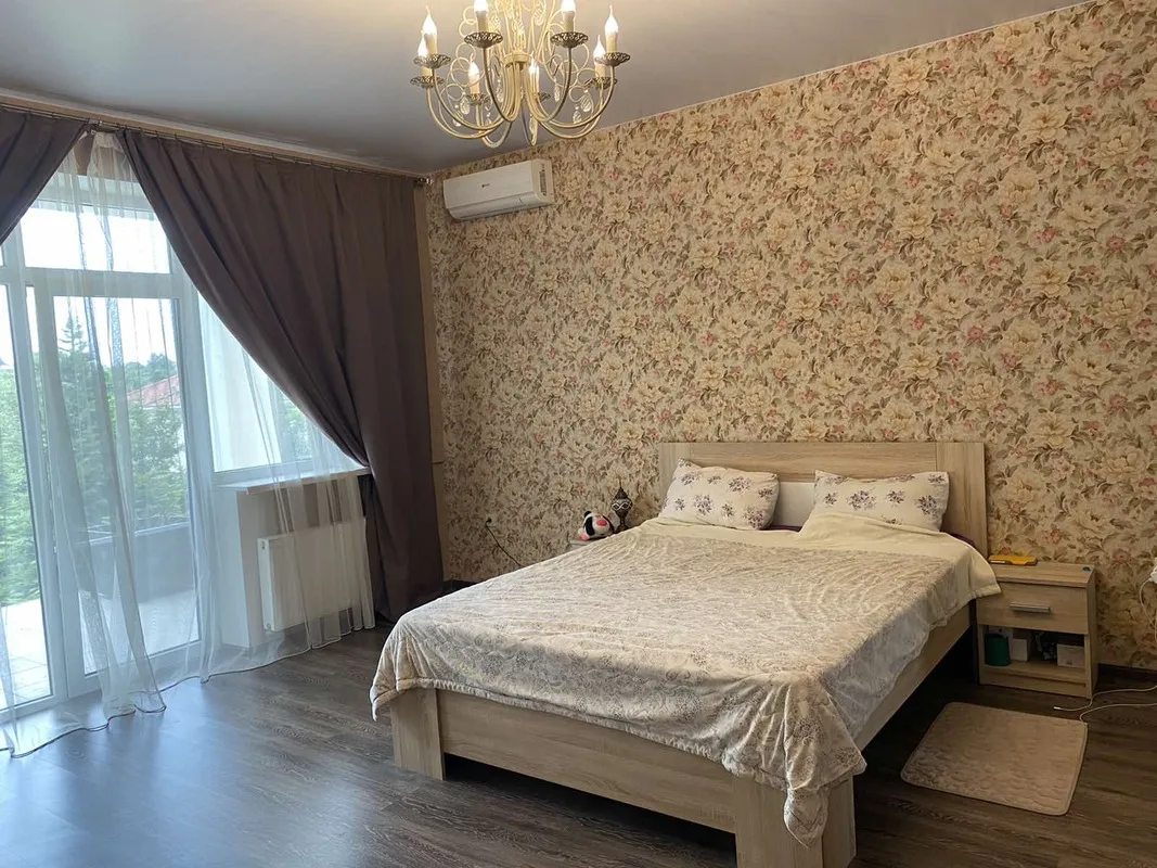 House for sale. 200 m², 2 floors. Kyyivskyy rayon, Odesa. 