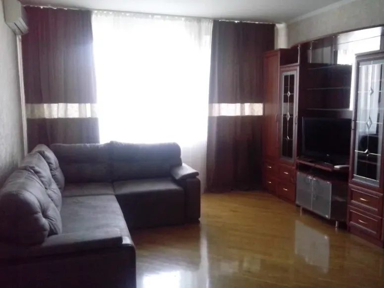 Apartment for rent. 2 rooms, 20000 m², 7th floor/16 floors. 10, Pr Bazhana, Kyiv. 
