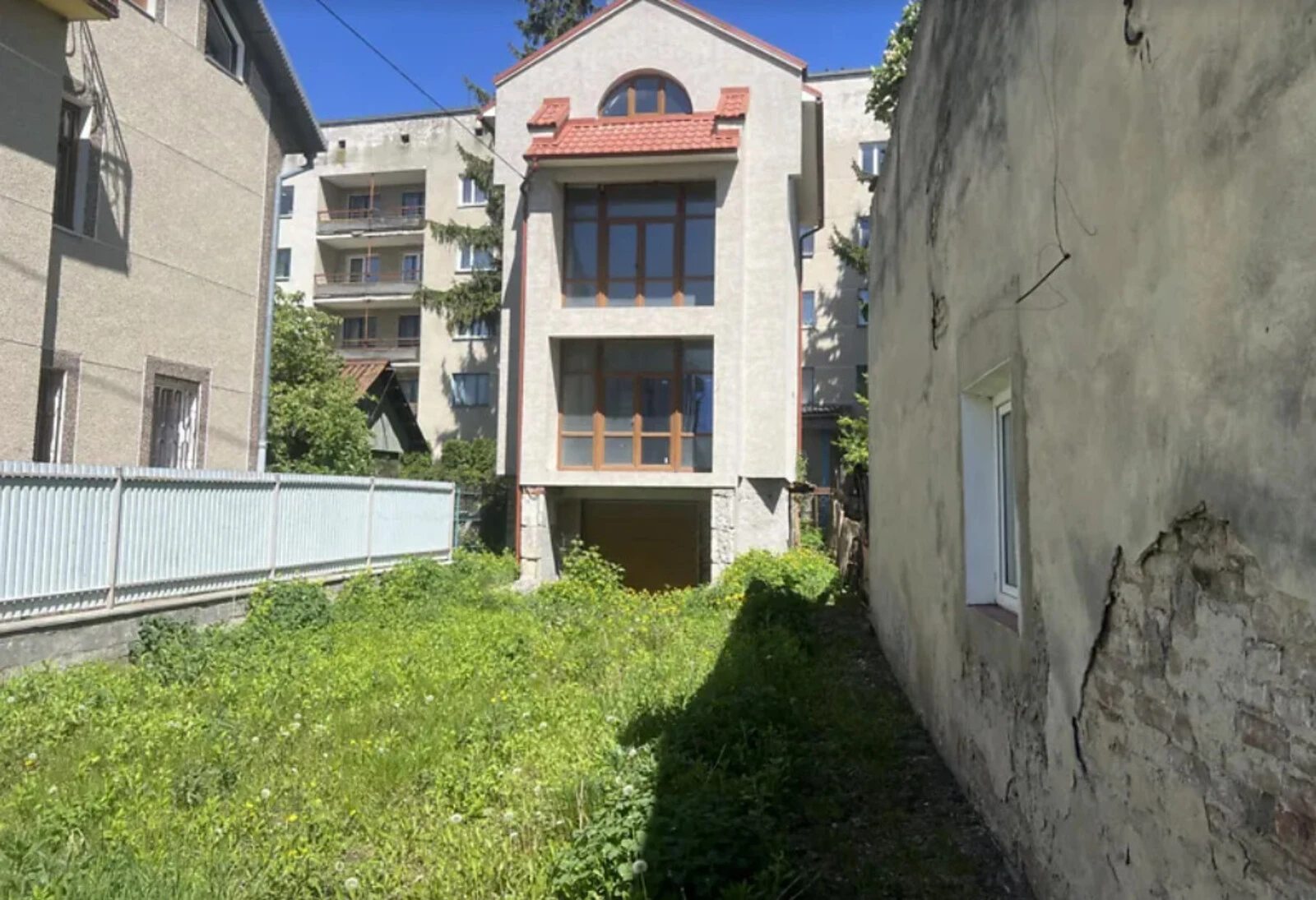 House for sale 158 m², 3 floors. Центр, Ternopil. 