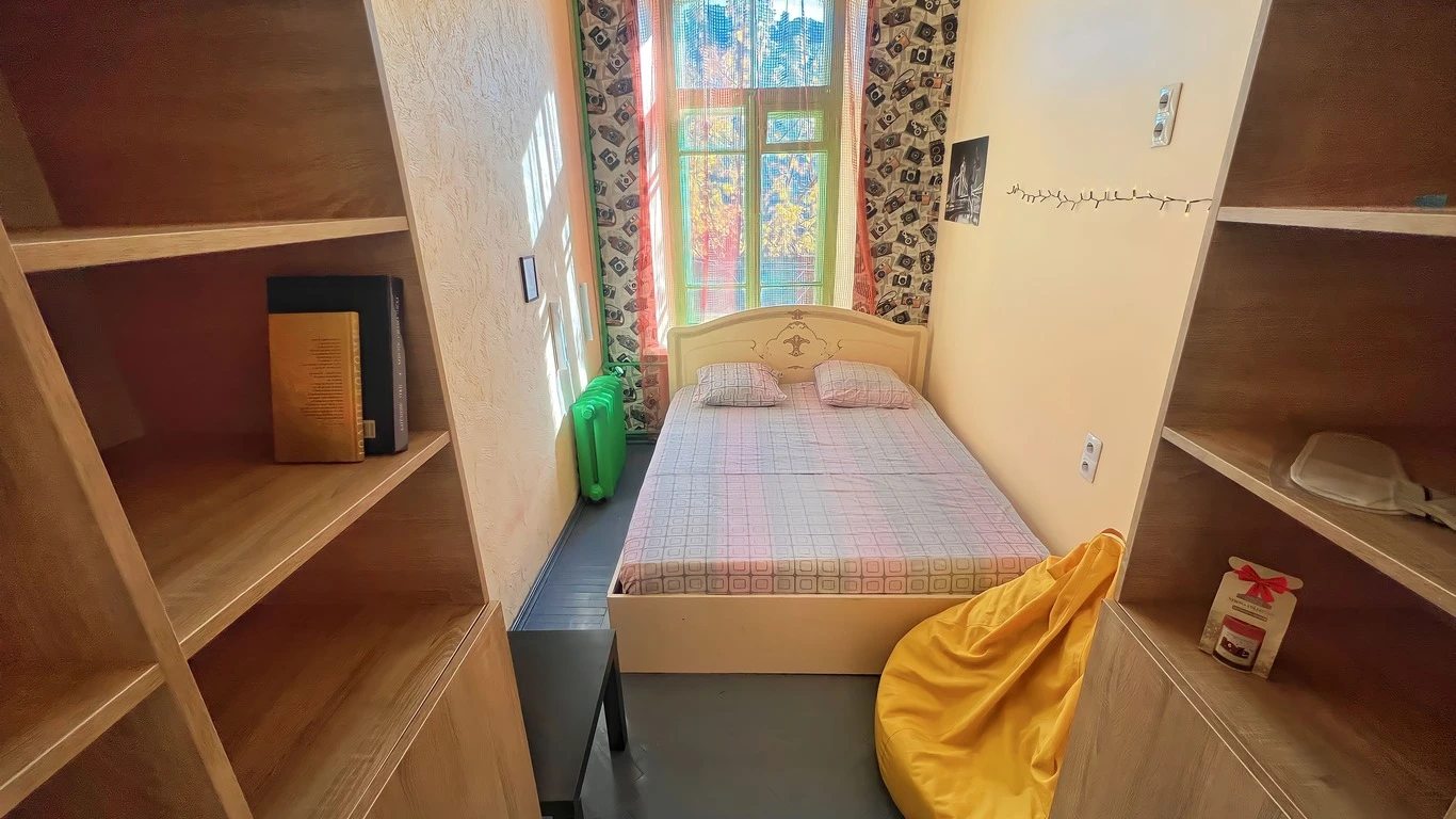 Shared room for rent. 6 rooms, 95 m². Kurska, Kyiv. 