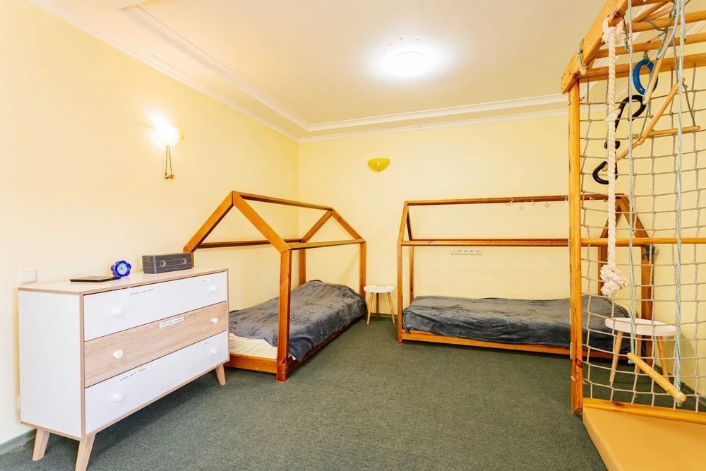 Продажа дома. 10 rooms, 330 m². Романків. 