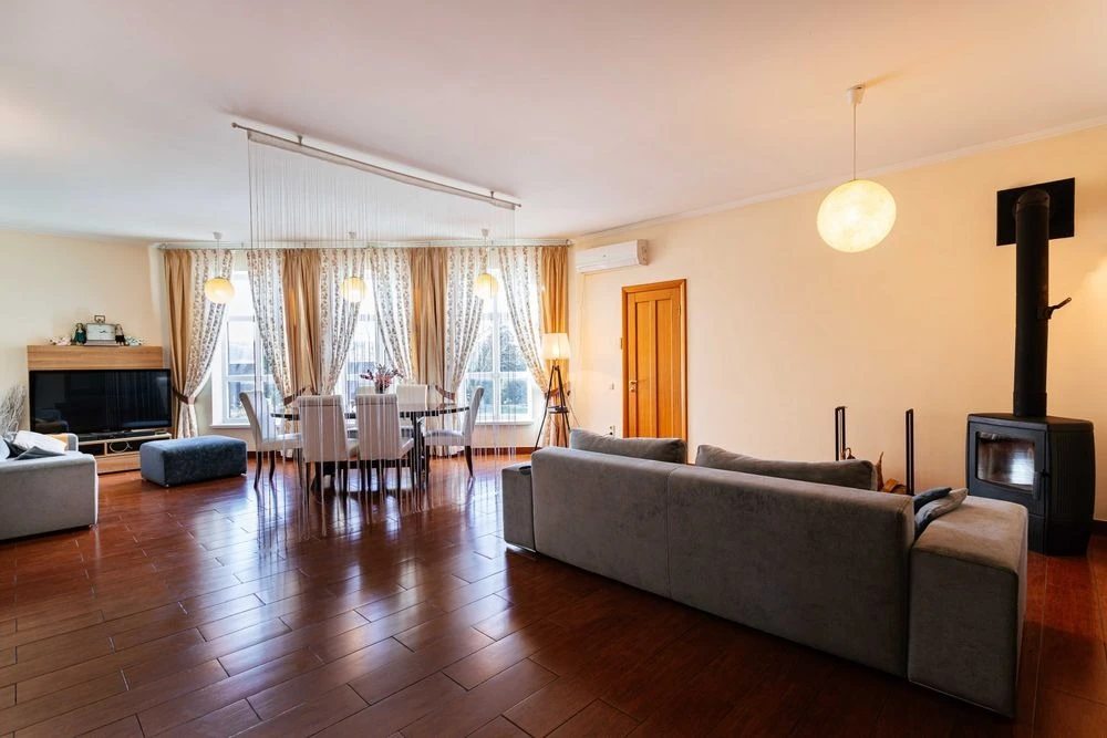 Продажа дома. 10 rooms, 330 m². Романків. 