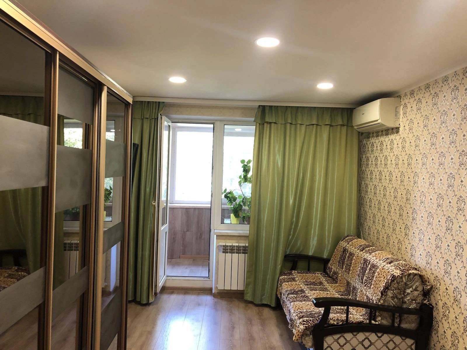 Продаж квартири. 3 rooms, 63 m², 5th floor/5 floors. 31, Королева Академика , Одеса. 