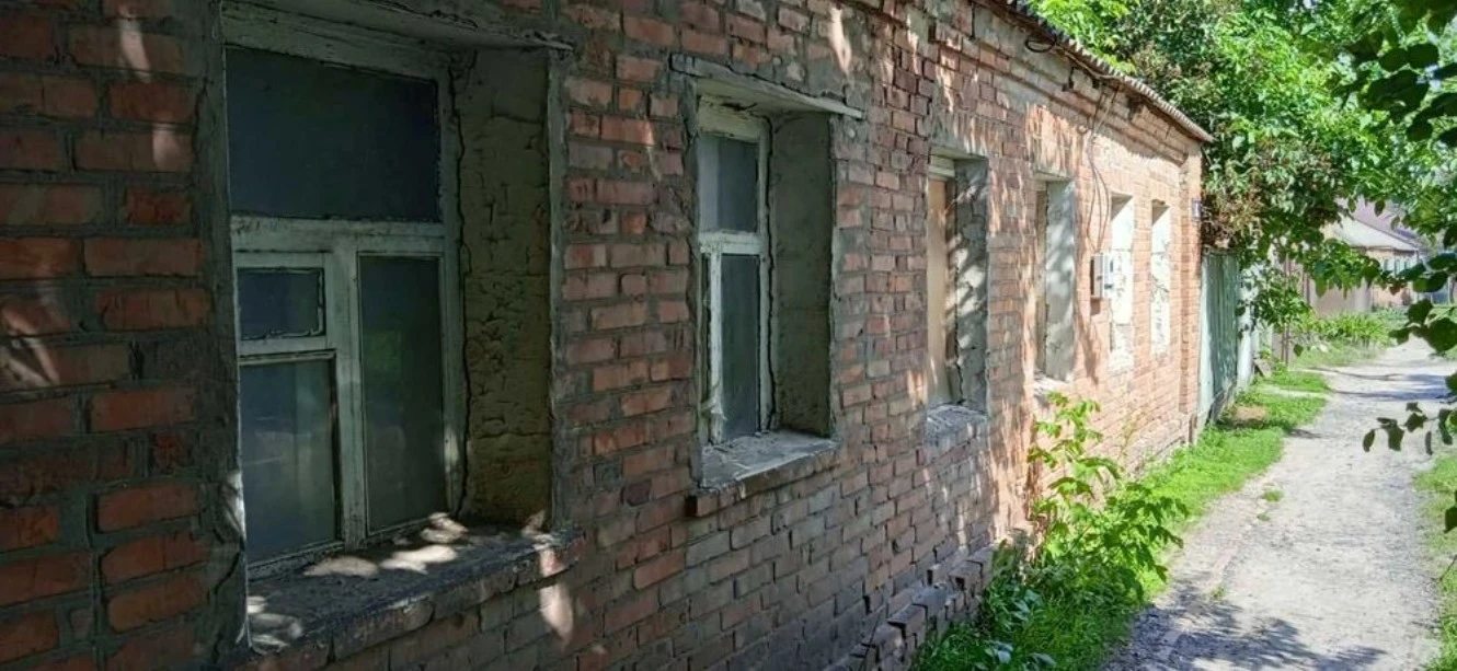 House for sale. 2 rooms, 130 m², 1 floor. Kharkiv. 