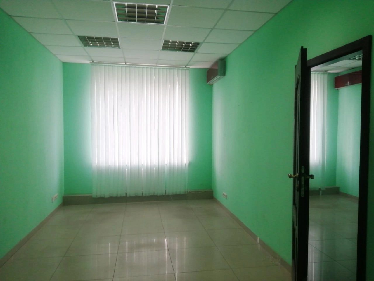 Multi-purpose premises for rent. 1 room, 800 m², 1st floor/1 floor. 15, Zhurnalistiv, Dnipro. 
