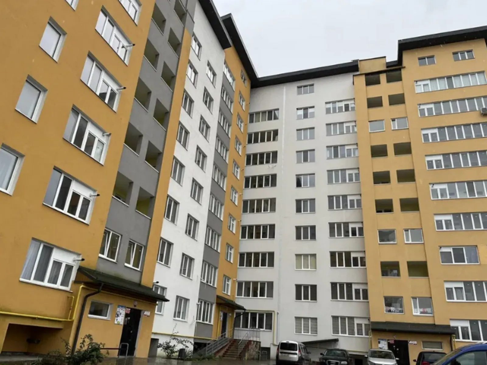 Apartments for sale. 2 rooms, 57 m², 7th floor/9 floors. Sakharnyy zavod, Ternopil. 