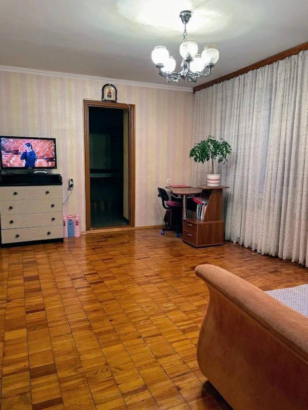 Apartments for sale. 2 rooms, 54 m², 3rd floor/14 floors. 28, Boryspilska 28, Kyiv. 