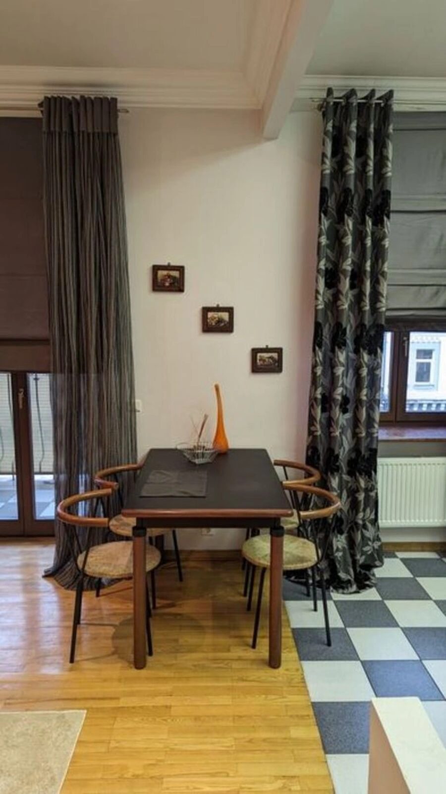 Apartment for rent. 3 rooms, 105 m², 4th floor/5 floors. 25, Yevhena Chykalenka Pushkinska vul., Kyiv. 