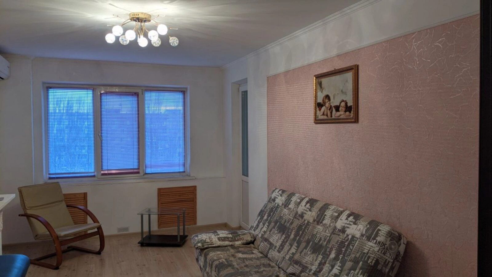Продаж квартири. 3 rooms, 65 m², 8th floor/9 floors. 64, Королева Академика , Одеса. 