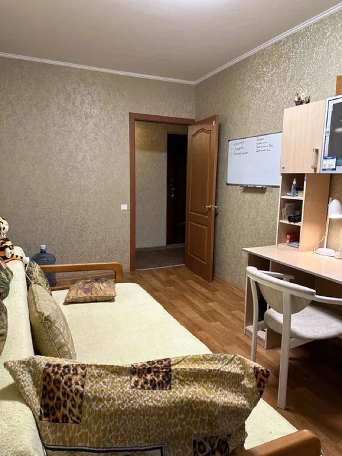 Apartments for sale. 2 rooms, 44 m², 3rd floor/5 floors. 23, Fylatova Akademyka , Odesa. 