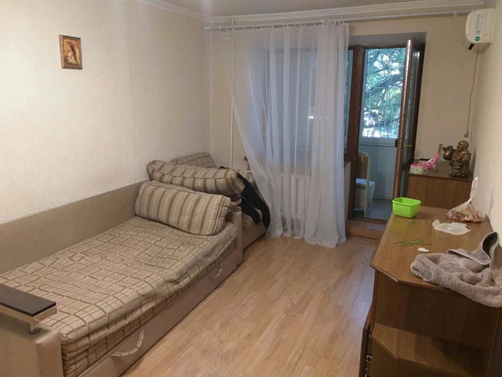 Apartments for sale. 1 room, 30 m², 2nd floor/5 floors. 4, Krasnova ul., Odesa. 