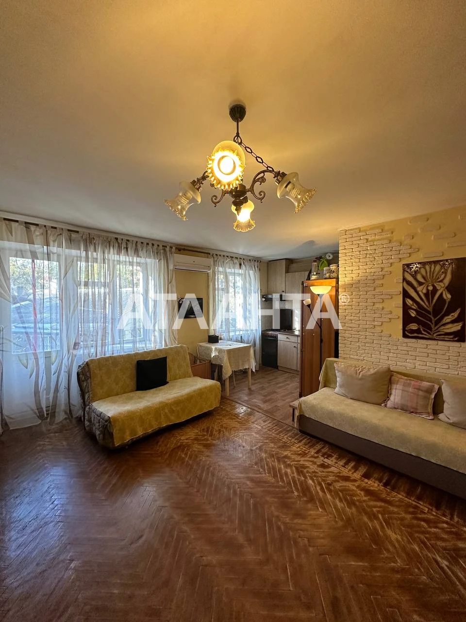 Apartments for sale. 2 rooms, 45 m², 3rd floor/5 floors. 55, Sehedska, Odesa. 