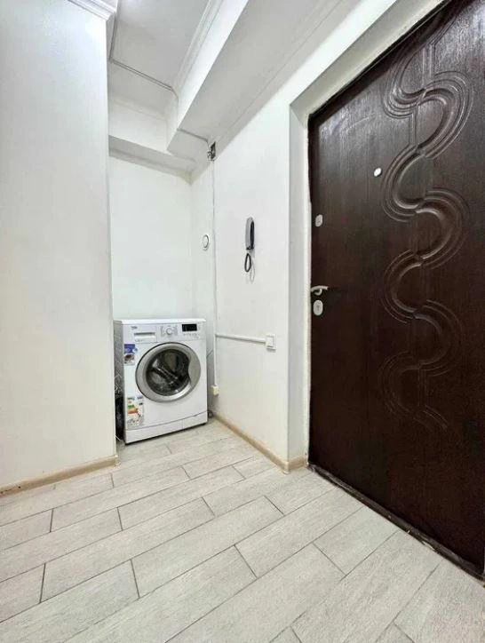 Продаж квартири. 1 room, 32 m², 1st floor/5 floors. 13, Водопроводная, Одеса. 