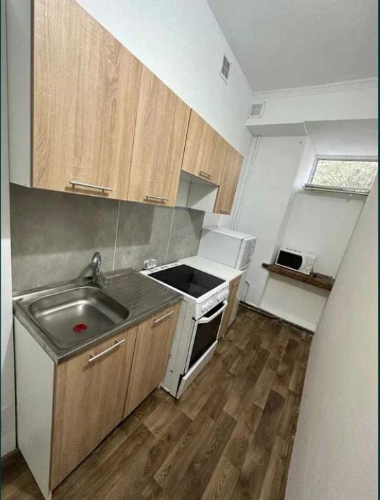 Продаж квартири. 1 room, 32 m², 1st floor/5 floors. 13, Водопроводная, Одеса. 