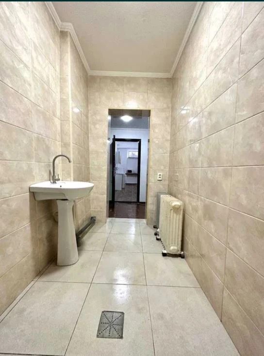 Продаж квартири. 1 room, 32 m², 1st floor/5 floors. 13, Водопроводная, Одеса. 