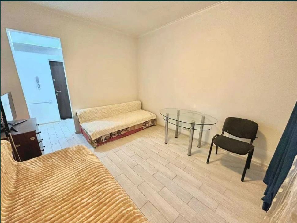 Продаж квартири. 1 room, 32 m², 1st floor/5 floors. 13, Водопроводная, Одеса. 