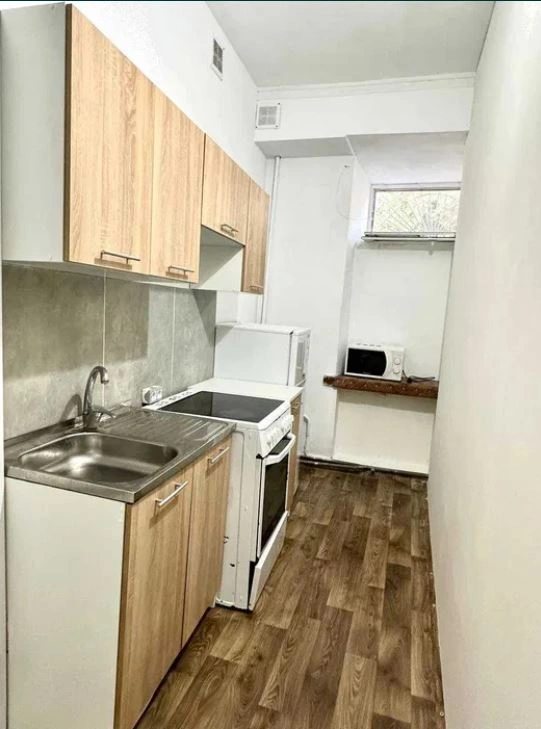 Продаж квартири. 1 room, 32 m², 1st floor/5 floors. 13, Водопроводная, Одеса. 