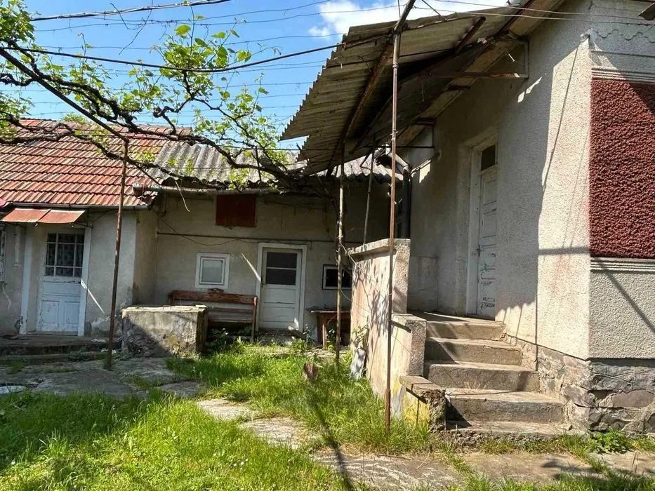 House for sale. 4 rooms, 90 m², 1 floor. Pistryalovo. 