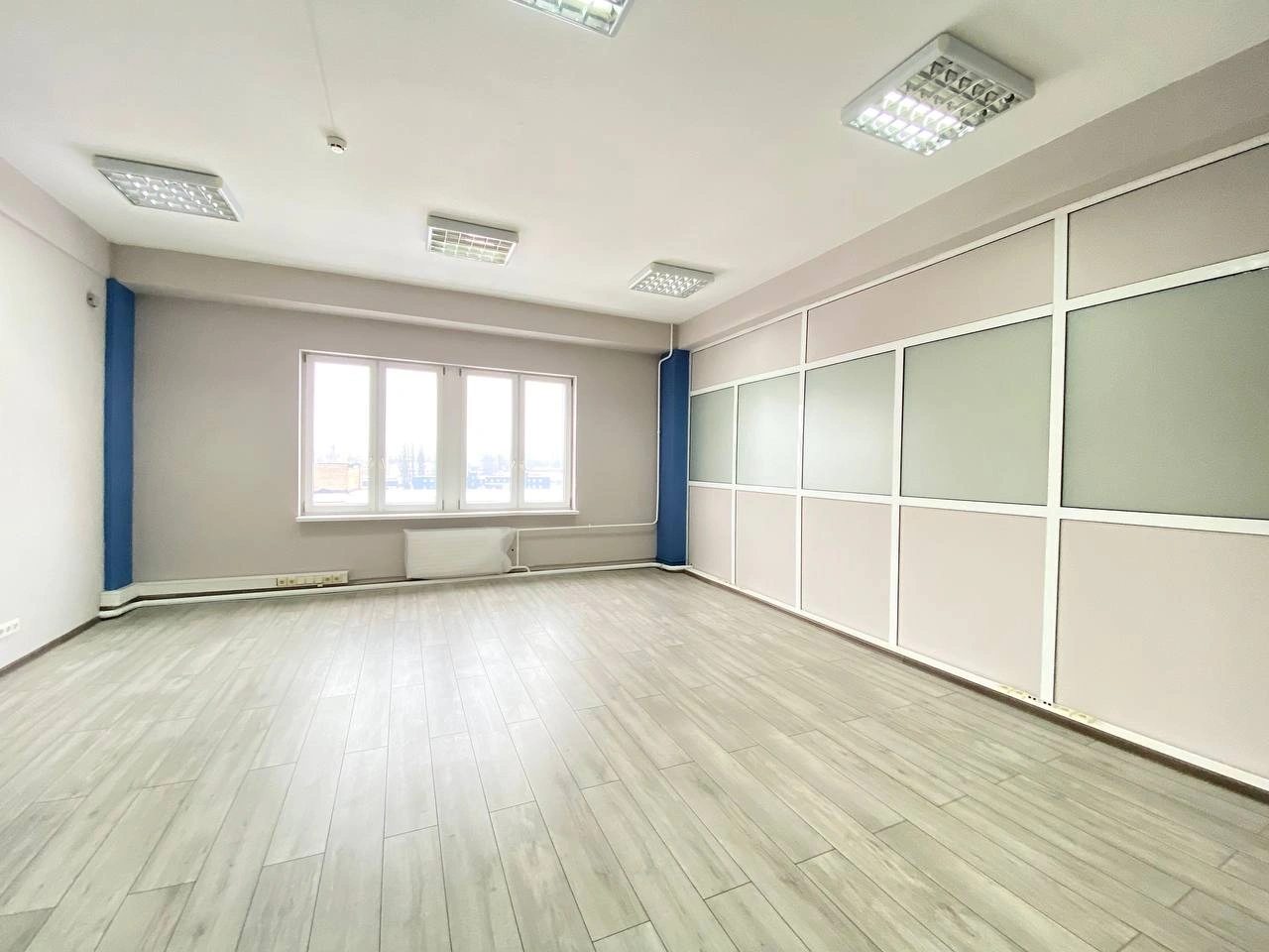 Office for rent. 2 rooms, 75 m². 40, Ushynskogo 40, Kyiv. 