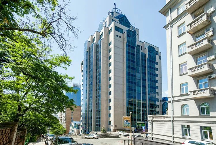 Сдам офис. 3 rooms, 100 m². 42, Шелковичная 42, Киев. 