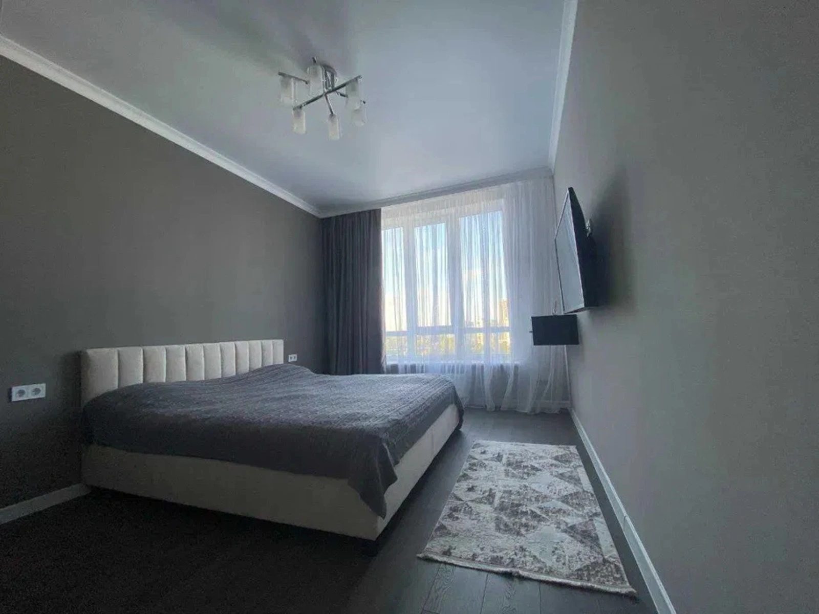 Apartments for sale. 3 rooms, 87 m², 11 floor/24 floors. 135, Tolbukhyna ul., Odesa. 