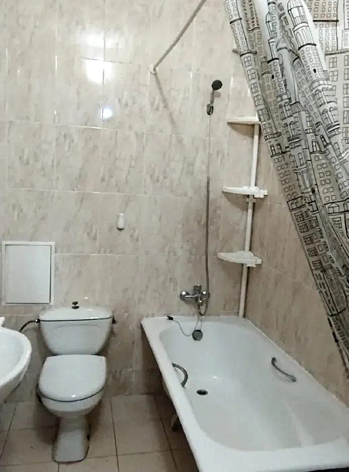 Продаж квартири. 1 room, 41 m², 3rd floor/10 floors. 18, Тополиная ул., Одеса. 