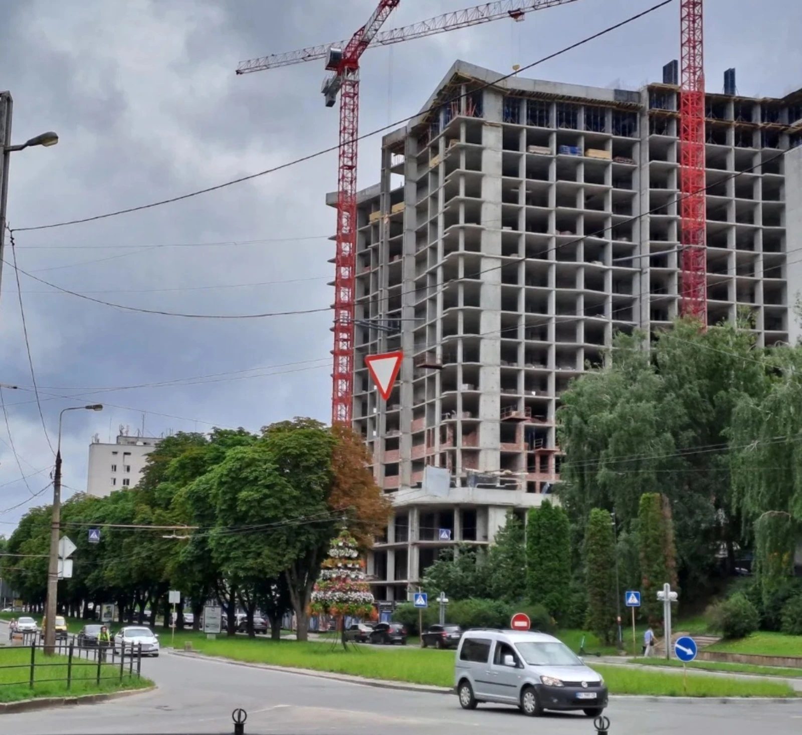 Apartments for sale. 2 rooms, 67 m², 6th floor/12 floors. Tsentr, Ternopil. 