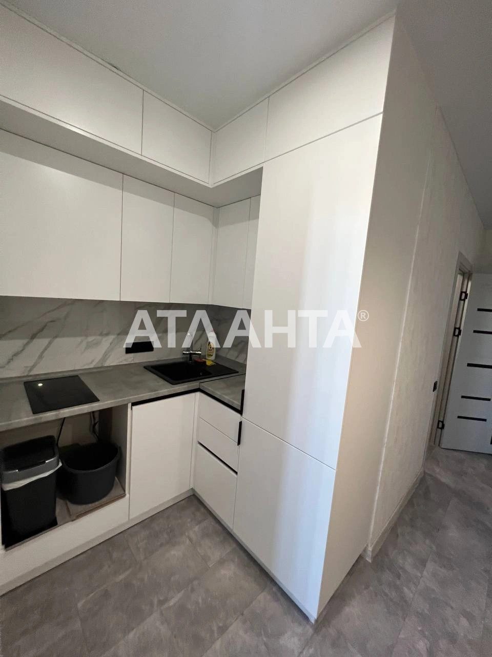 Продажа квартиры. 1 room, 27 m², 14 floor/17 floors. 101, Небесної сотні, Одесса. 