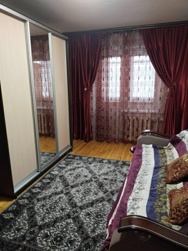 Сдам квартиру. 2 rooms, 36 m², 1st floor/9 floors. 14, Оболонский 14, Киев. 
