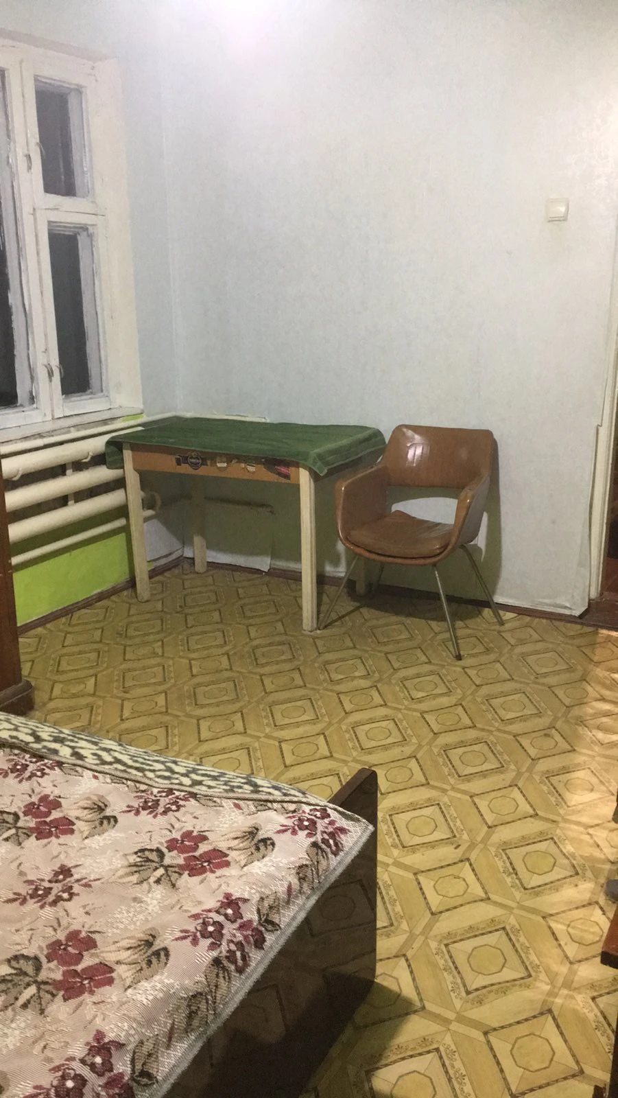 Room for rent for a long time. 1 room, 80 m², 1st floor/1 floor. 34, Sumskaya, Kyev. 