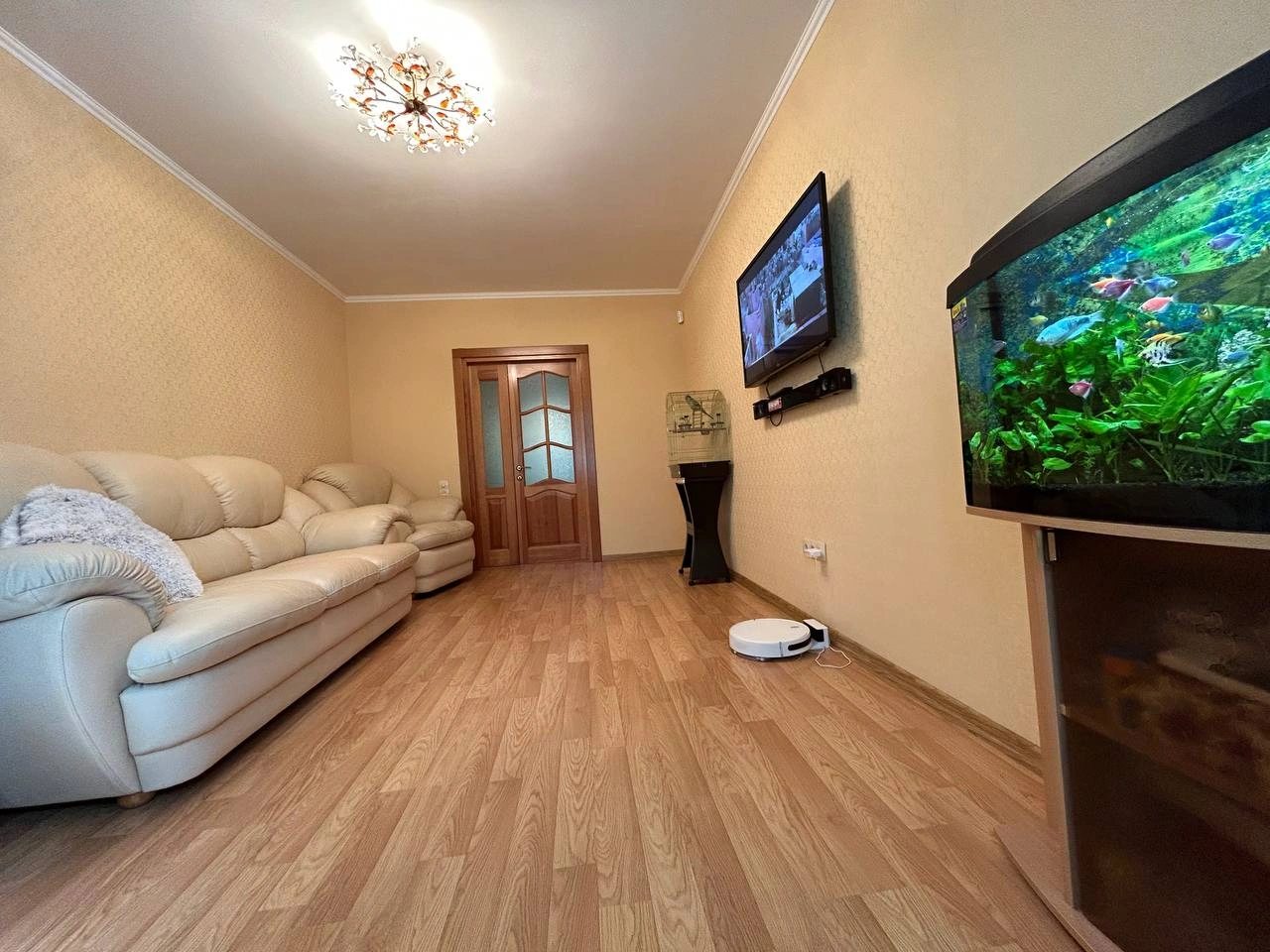 Apartments for sale. 3 rooms, 62 m², 3rd floor/9 floors. 59, Vylyamsa, Odesa. 