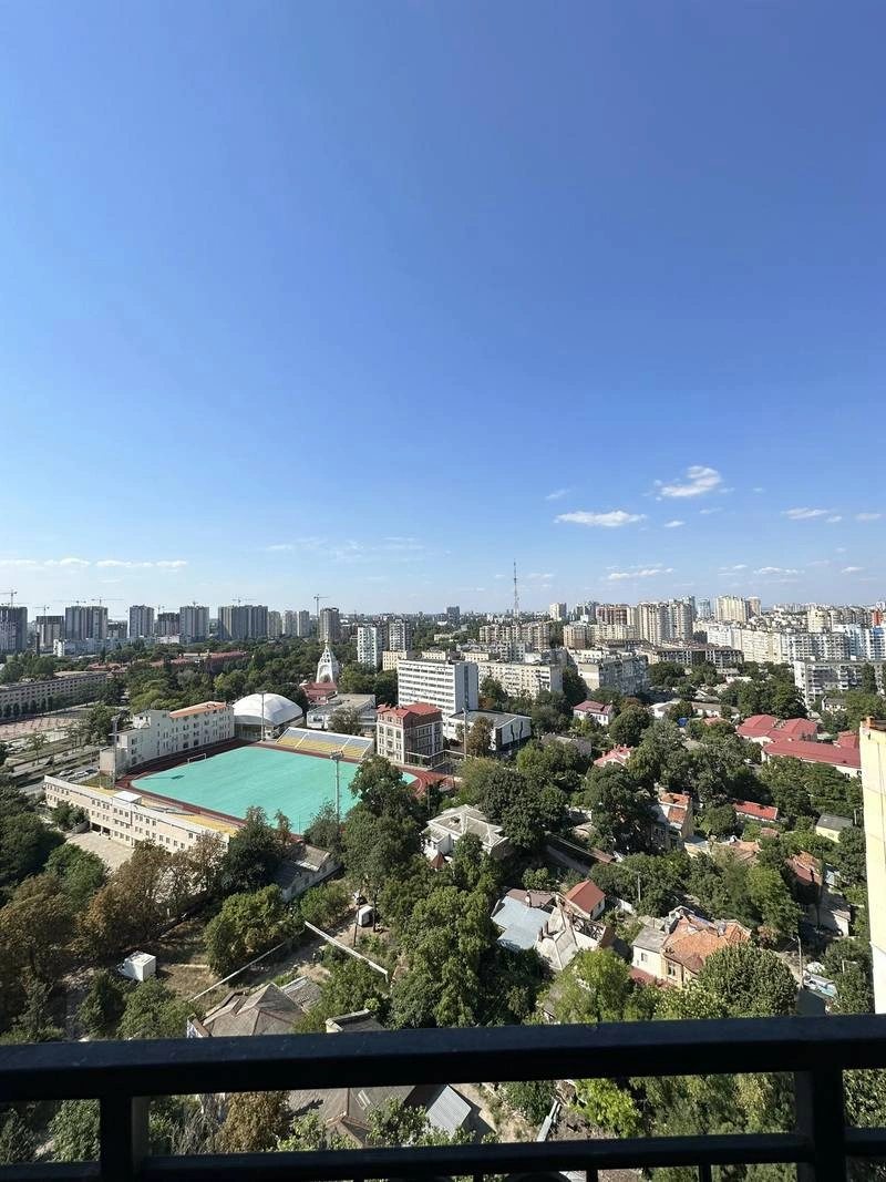 Apartments for sale. 2 rooms, 85 m², 20 floor/25 floors. 25, Fontanskaya doroha, Odesa. 