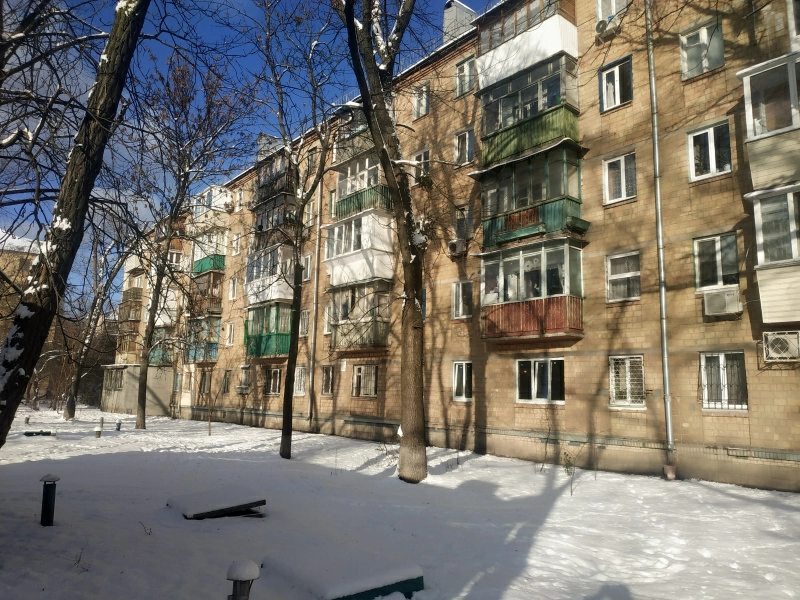 Apartments for sale. 1 room, 35 m², 2nd floor/5 floors. 14, Svobody 14, Kyiv. 