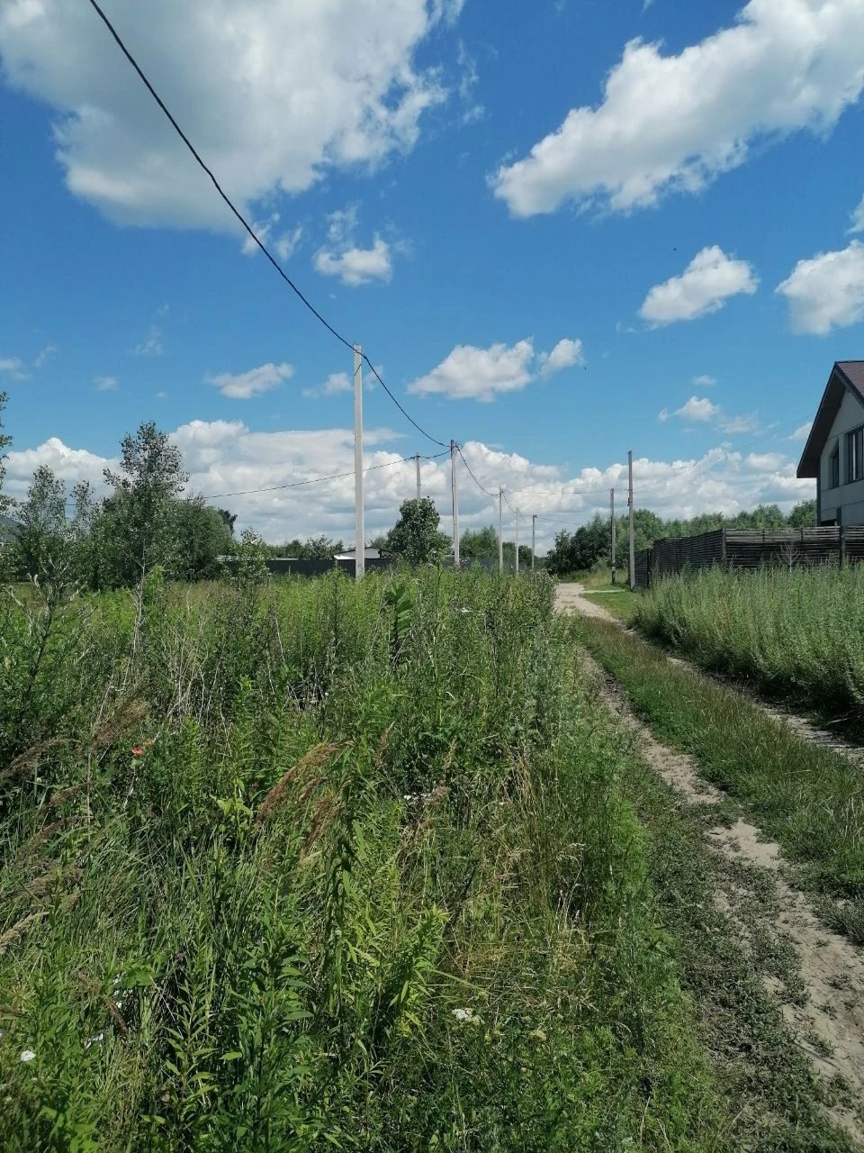 Продається земельна ділянка під житлову забудову в с. Горобіївка