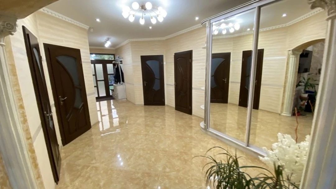 Продажа дома. 2 rooms, 118 m², 1 floor. Ужгород. 