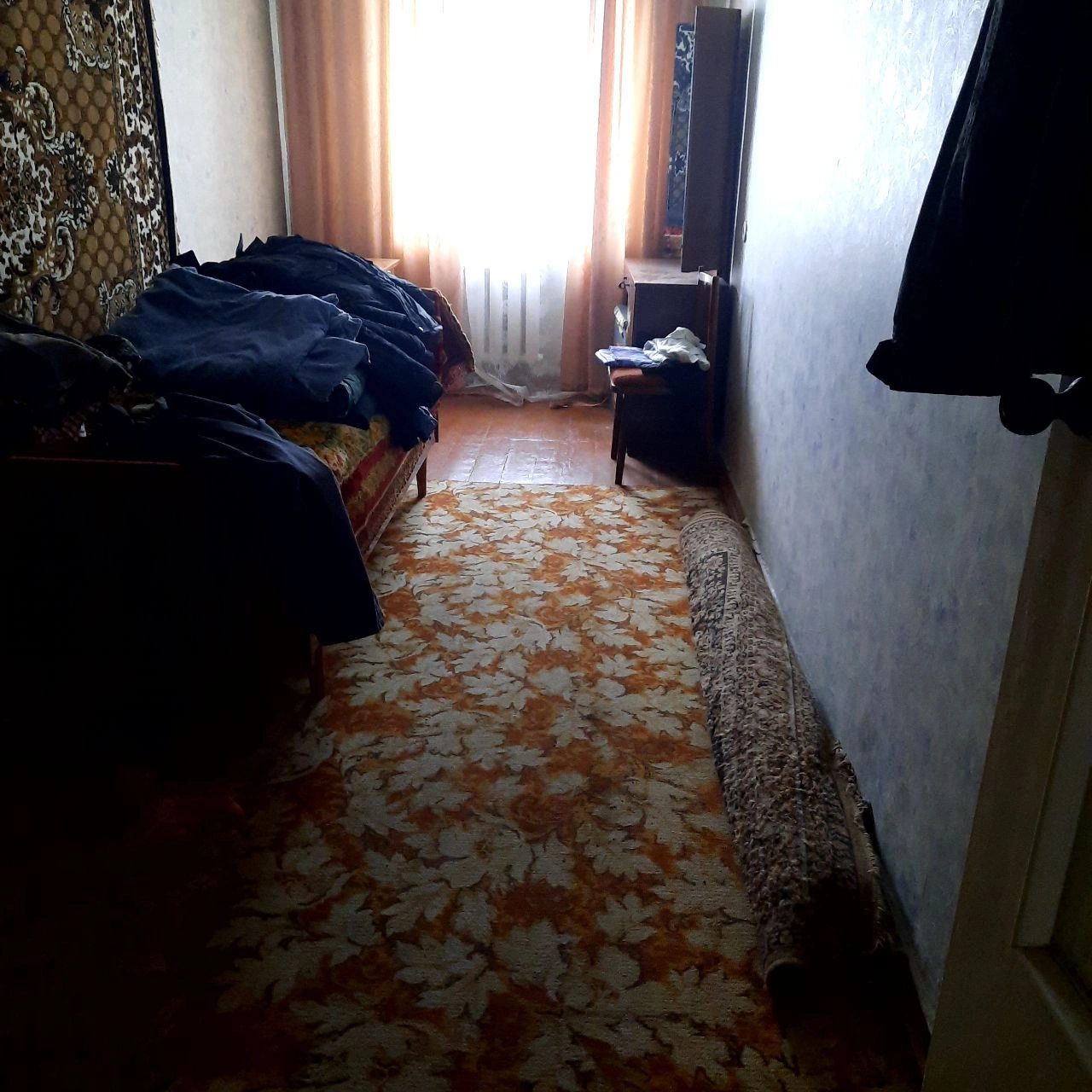 Apartments for sale. 3 rooms, 65 m², 4th floor/5 floors. 39, Vokzalna, Pryluky. 