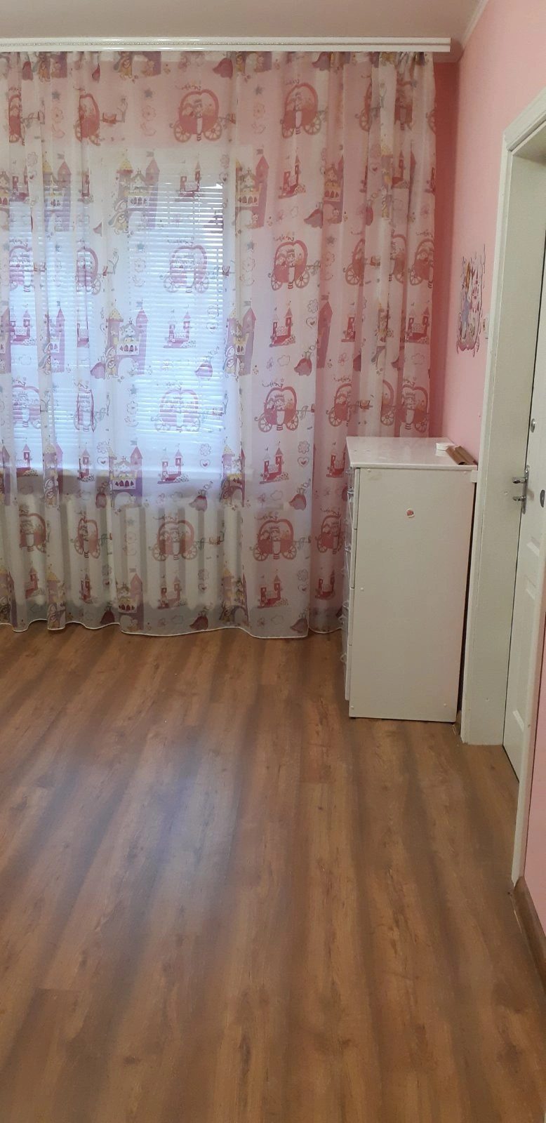 Apartment for rent. 3 rooms, 99 m², 1st floor/24 floors. 12, Miloslavska 12, Kyiv. 