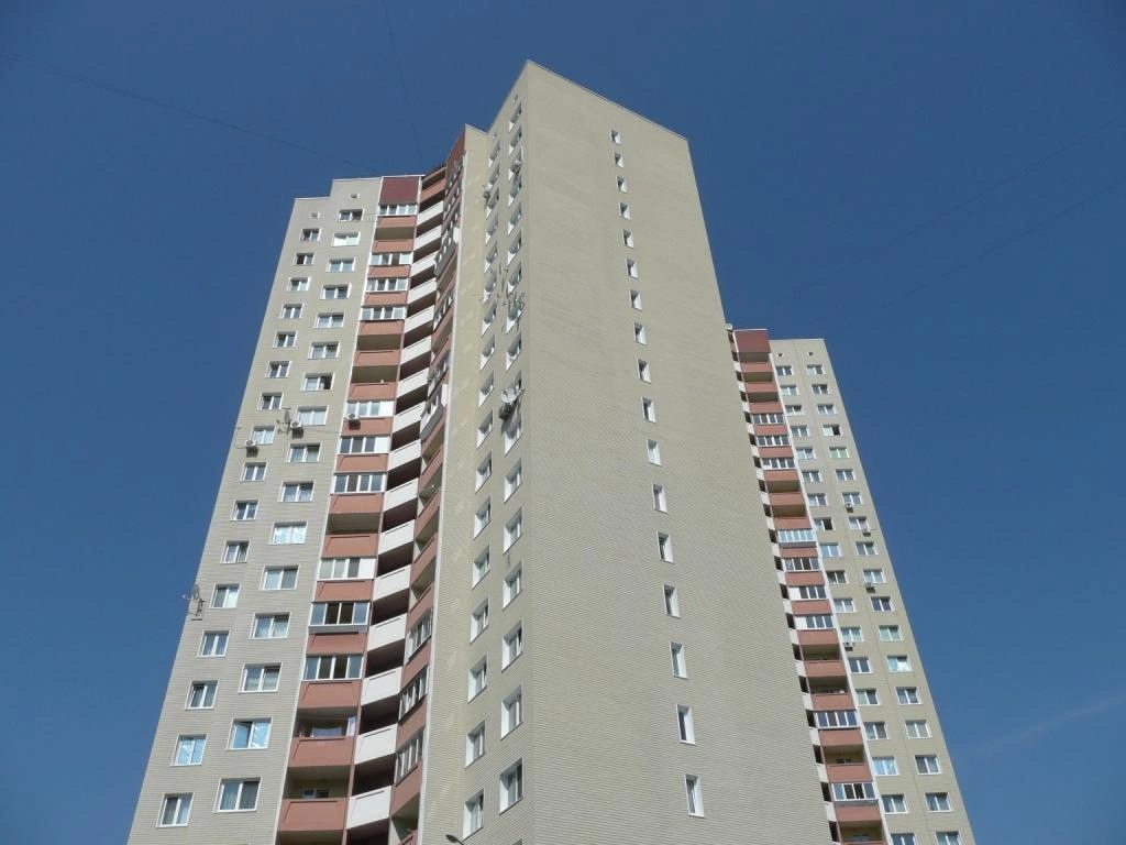 Apartment for rent. 3 rooms, 99 m², 1st floor/24 floors. 12, Miloslavska 12, Kyiv. 