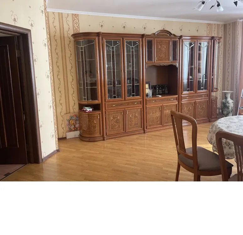 Apartment for rent. 4 rooms, 126 m², 17 floor/24 floors. 10, Prospekt Bazhana, Kyiv. 