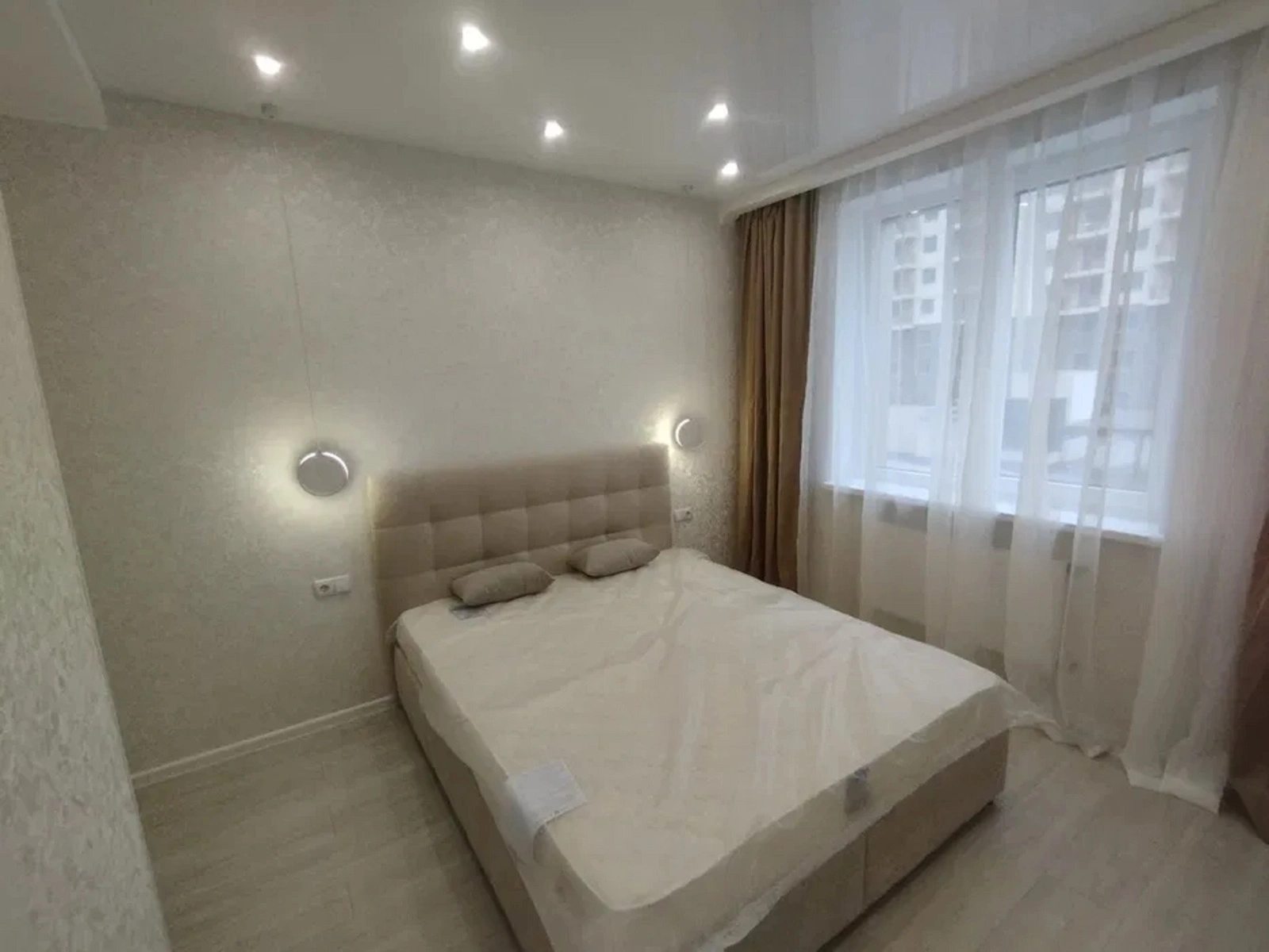 Apartments for sale. 2 rooms, 43 m², 8th floor/19 floors. 9, Zhemchuzhnaya ul., Odesa. 