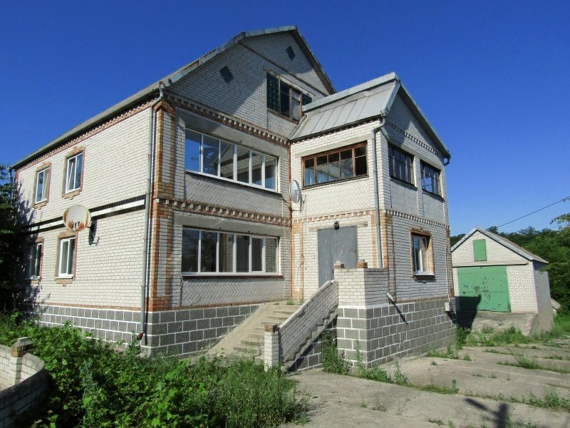 House for sale. 10 rooms, 509 m², 3 floors. Sosnovaya, Dnipro. 