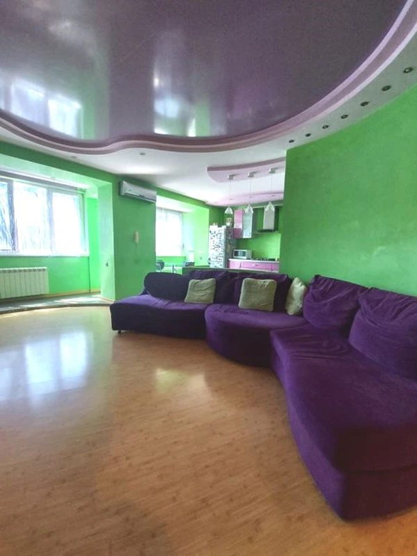 Продаж квартири. 3 rooms, 109 m², 10th floor/11 floors. 24, Тополиная ул., Одеса. 