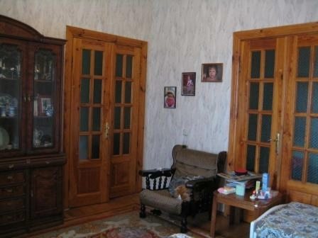 Apartments for sale. 4 rooms, 114 m², 4th floor/5 floors. 109, Kyryllovskaya ul. pereym. Frunze, Kyiv. 