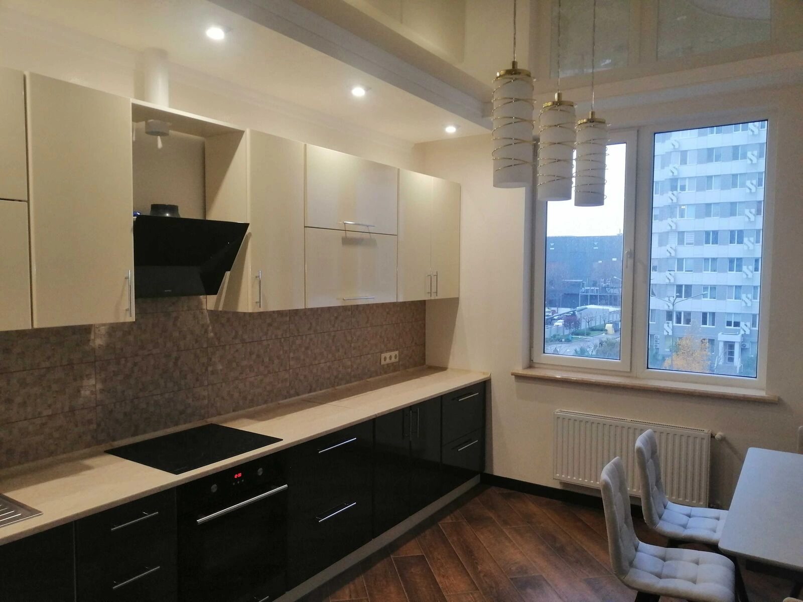 Apartments for sale. 3 rooms, 86 m², 4th floor/23 floors. 55, Lyustdorfskaya Doroha , Odesa. 