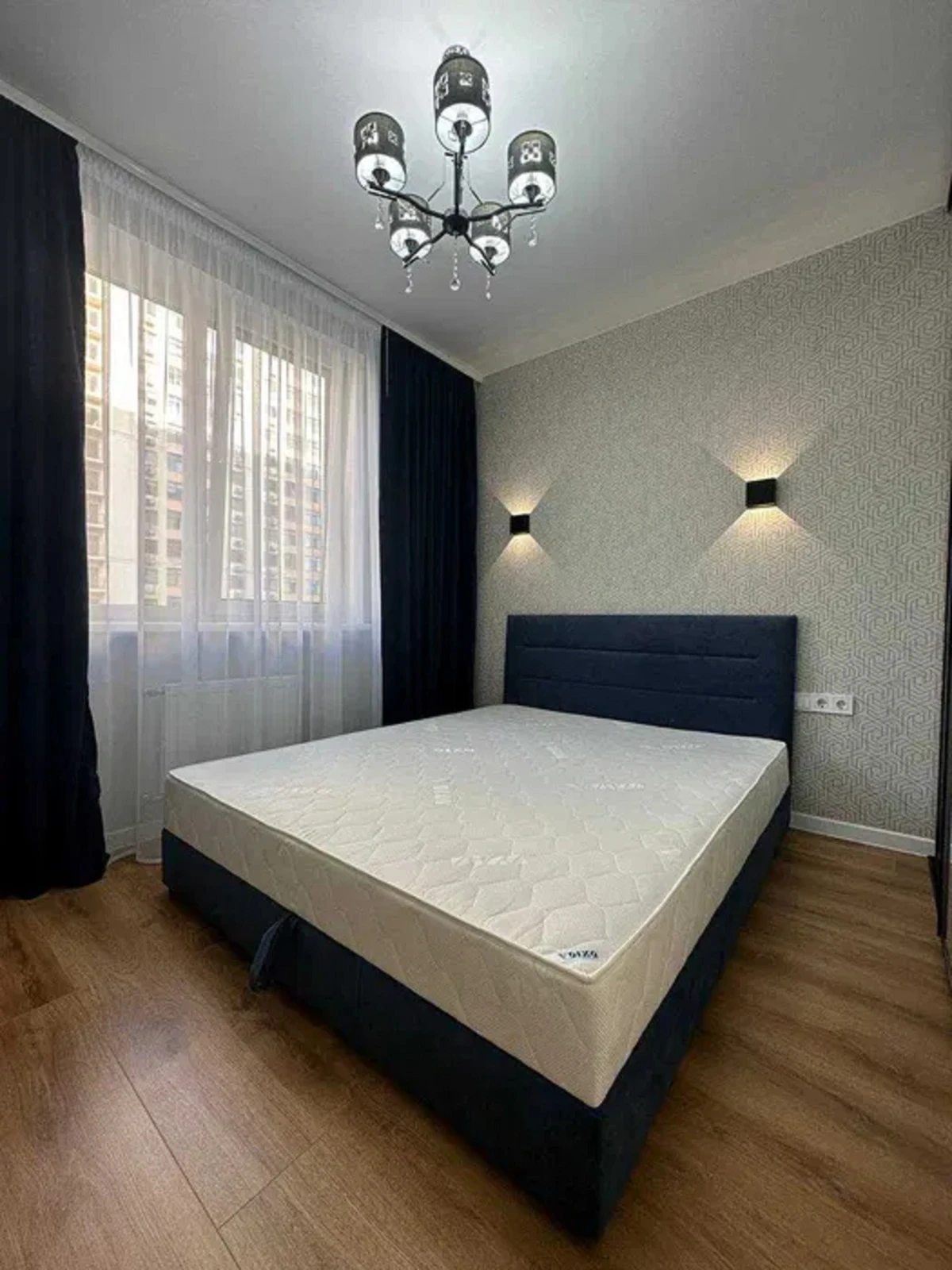 Apartments for sale. 2 rooms, 45 m², 6th floor/19 floors. 10, Zhemchuzhnaya ul., Odesa. 
