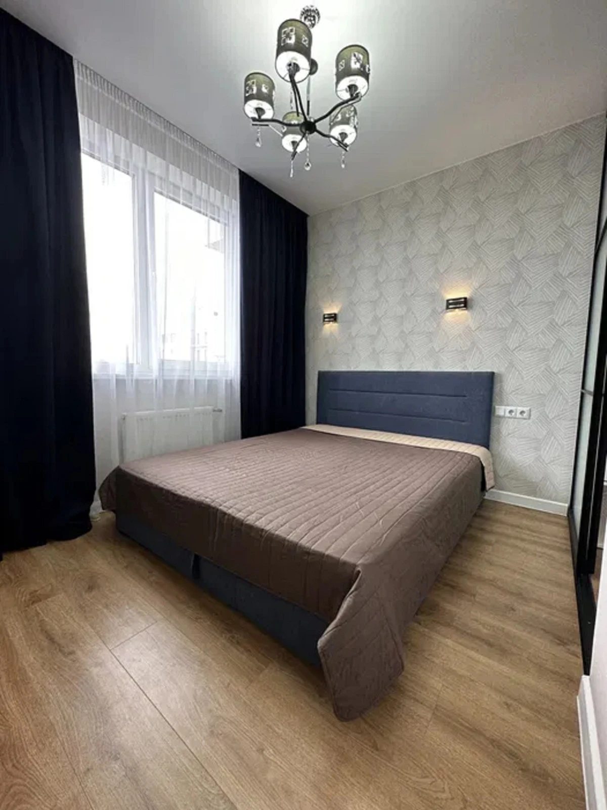Продаж квартири. 2 rooms, 42 m², 17 floor/19 floors. 4, Жемчужная ул., Одеса. 