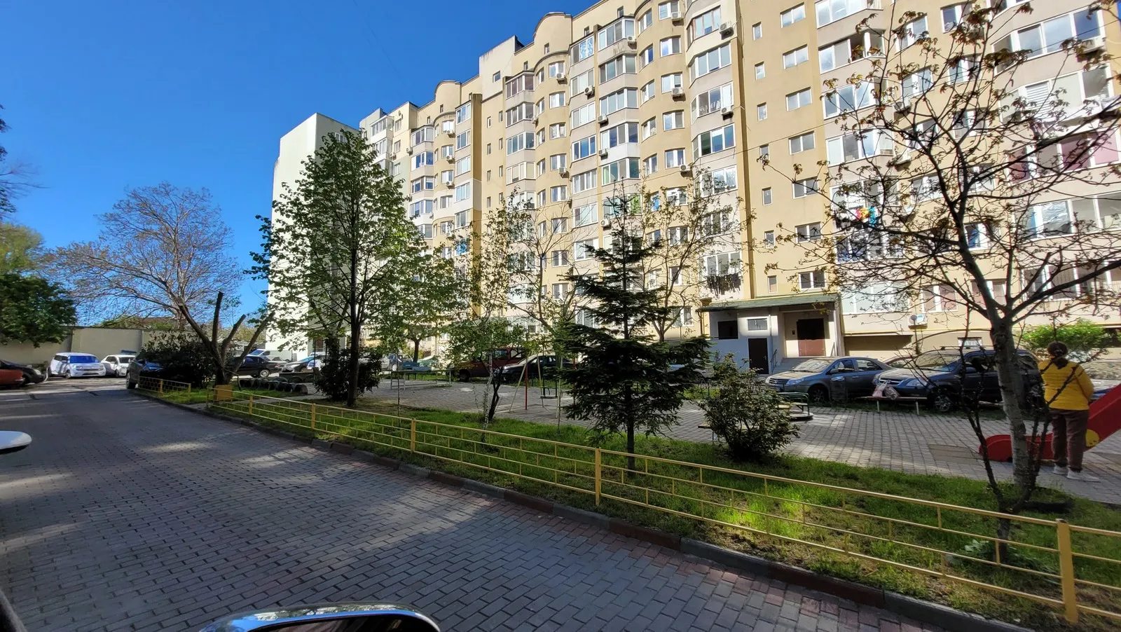 Apartments for sale. 1 room, 53 m², 1st floor/10 floors. Vylyamsa Akademyka ul., Odesa. 