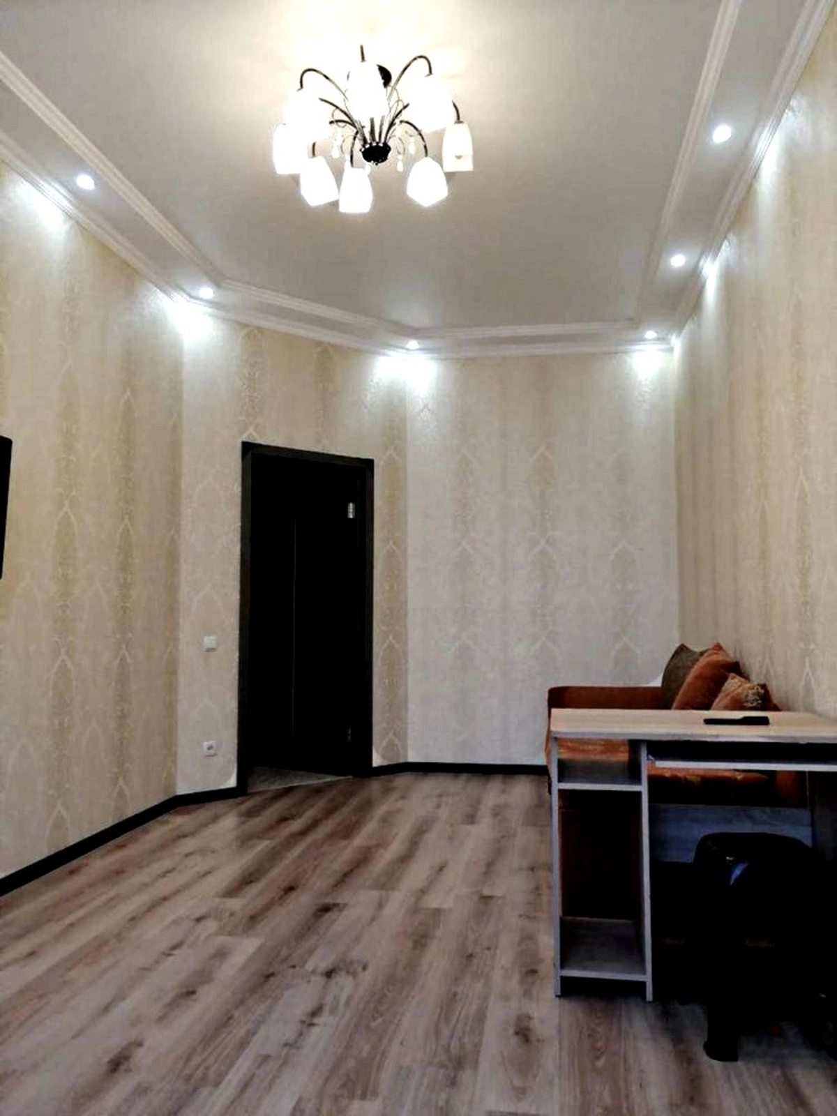 Apartments for sale. 1 room, 44 m², 5th floor/18 floors. 3, Zhemchuzhnaya ul., Odesa. 