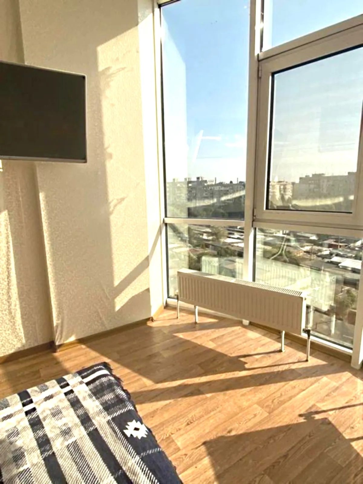 Продаж квартири. 1 room, 44 m², 8th floor/18 floors. 1, Жемчужная ул., Одеса. 