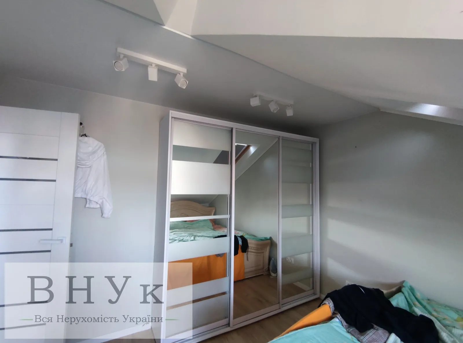 Apartments for sale. 2 rooms, 43 m², 5th floor/5 floors. Novyy Svit vul., Ternopil. 